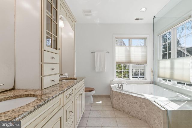 6622 LINCOLN DR, Philadelphia, PA 19119