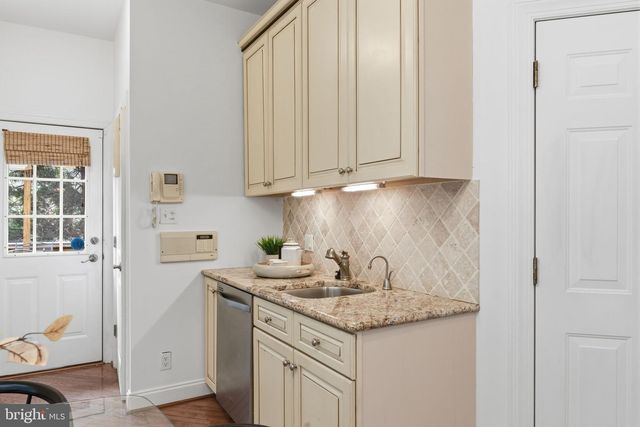 6622 LINCOLN DR, Philadelphia, PA 19119