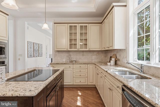 6622 LINCOLN DR, Philadelphia, PA 19119