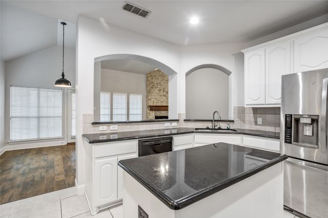 1640 Fence Post Drive, Fort Worth, TX 76052