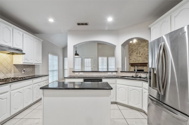 1640 Fence Post Drive, Fort Worth, TX 76052