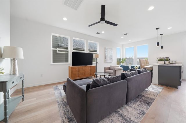 2216 Yellow Jacket LN 1, Austin, TX 78741