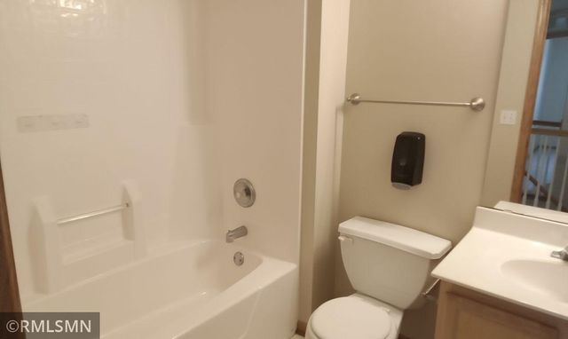 5050 Holly Lane N 807, Plymouth, MN 55446