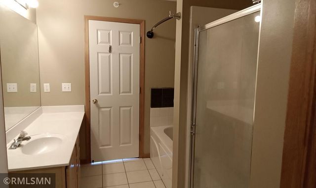 5050 Holly Lane N 807, Plymouth, MN 55446