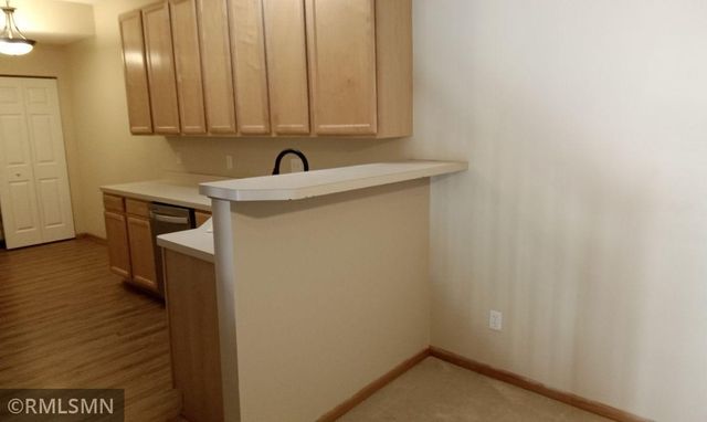 5050 Holly Lane N 807, Plymouth, MN 55446