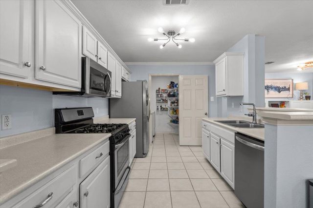 1512 Dillon Lake BND, Leander, TX 78641