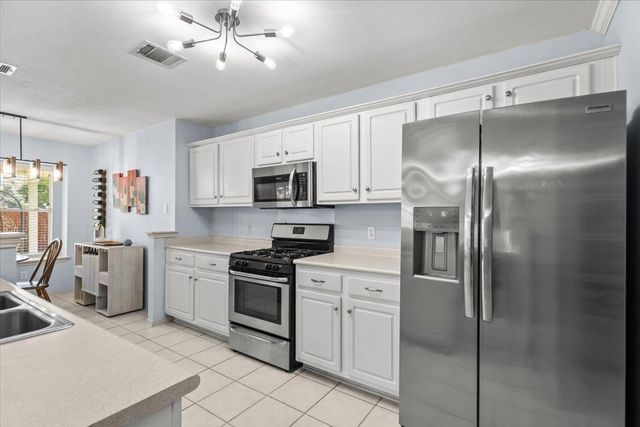 1512 Dillon Lake BND, Leander, TX 78641