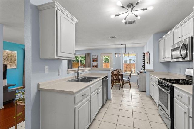 1512 Dillon Lake BND, Leander, TX 78641