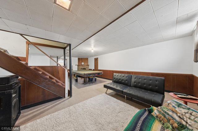 8238 Oakland Avenue S, Bloomington, MN 55420