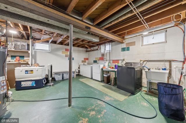 8238 Oakland Avenue S, Bloomington, MN 55420