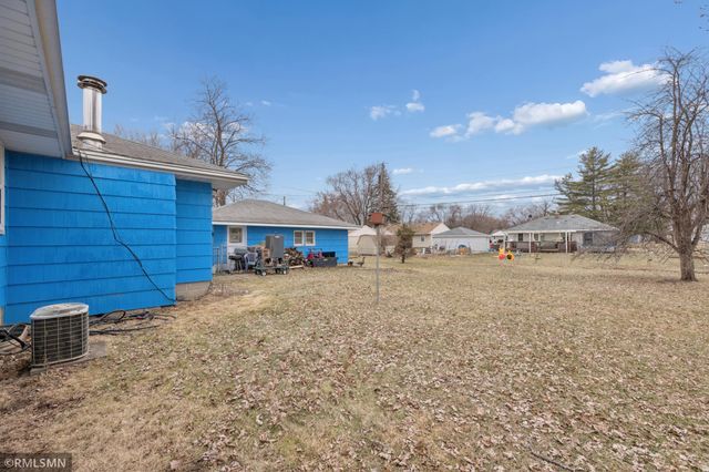 8238 Oakland Avenue S, Bloomington, MN 55420