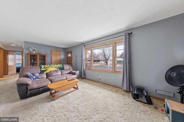 8238 Oakland Avenue S, Bloomington, MN 55420