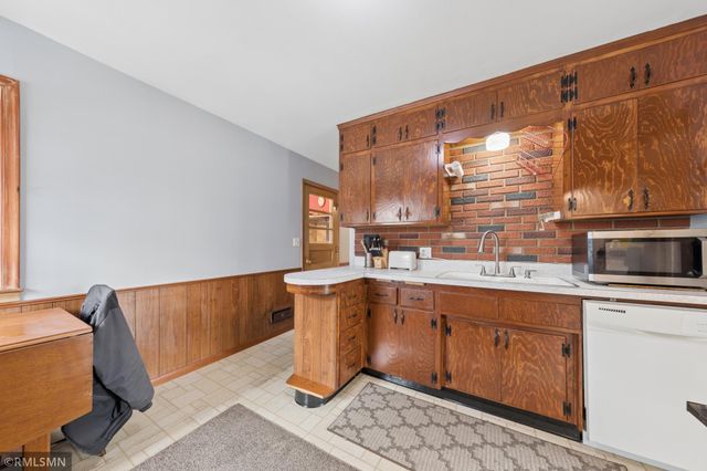 8238 Oakland Avenue S, Bloomington, MN 55420