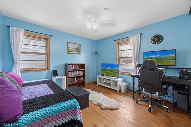 8238 Oakland Avenue S, Bloomington, MN 55420