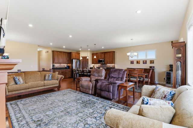 9937 8th Street N, Lake Elmo, MN 55042