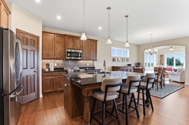 9937 8th Street N, Lake Elmo, MN 55042