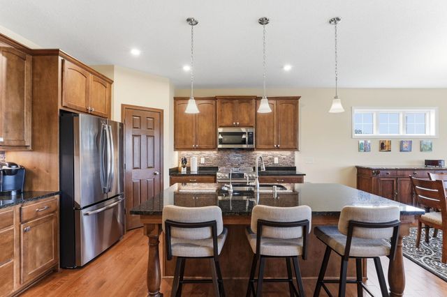 9937 8th Street N, Lake Elmo, MN 55042