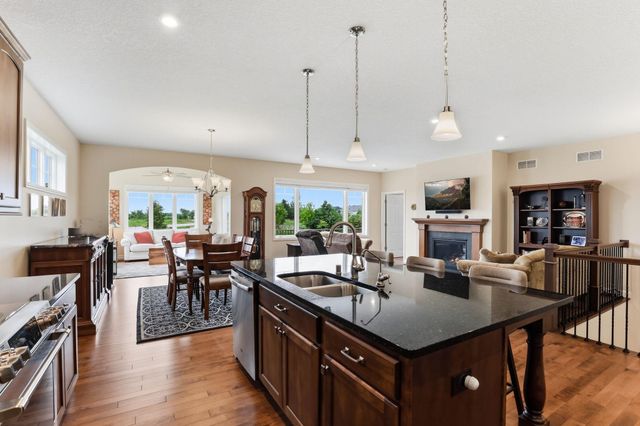 9937 8th Street N, Lake Elmo, MN 55042
