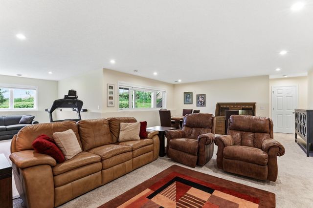 9937 8th Street N, Lake Elmo, MN 55042