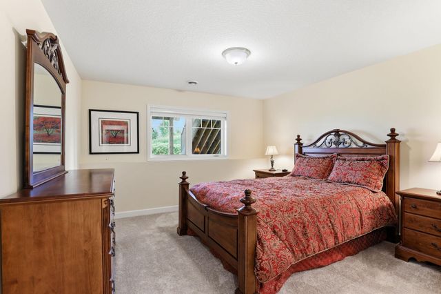 9937 8th Street N, Lake Elmo, MN 55042
