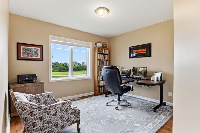 9937 8th Street N, Lake Elmo, MN 55042