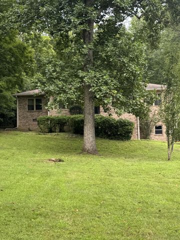 8008 Quail Creek Rd, Nashville, TN 37221
