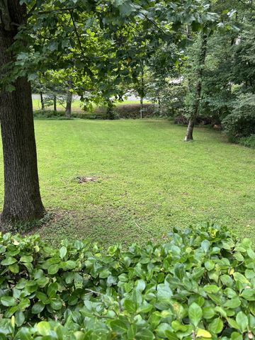 8008 Quail Creek Rd, Nashville, TN 37221