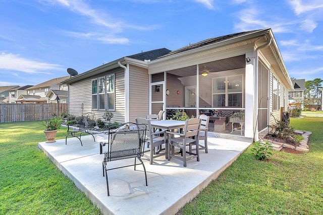 562 Dunswell Drive, Summerville, SC 29486