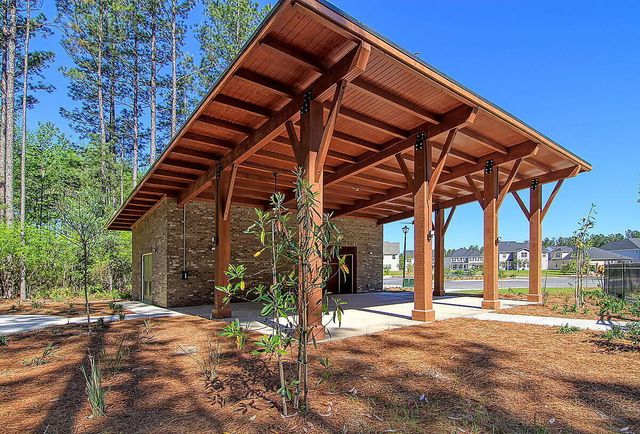 562 Dunswell Drive, Summerville, SC 29486