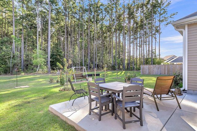 562 Dunswell Drive, Summerville, SC 29486