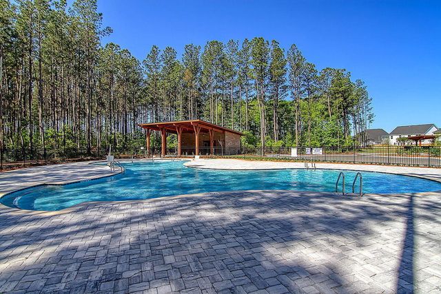 562 Dunswell Drive, Summerville, SC 29486