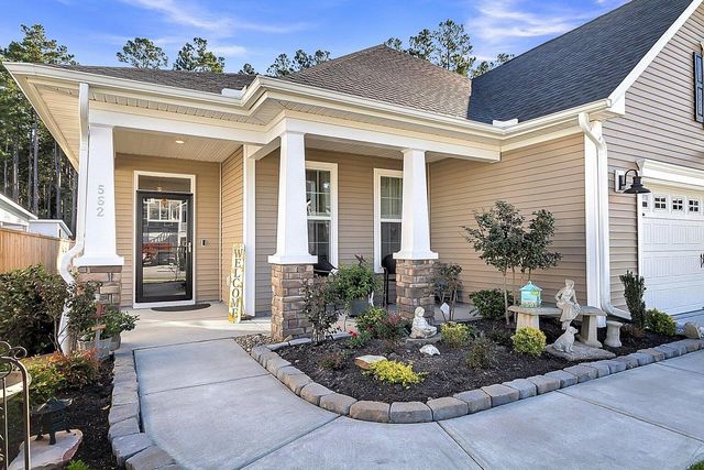 562 Dunswell Drive, Summerville, SC 29486