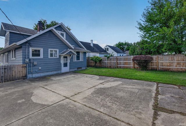 1406 Milburn Boulevard, Mishawaka, IN 46544