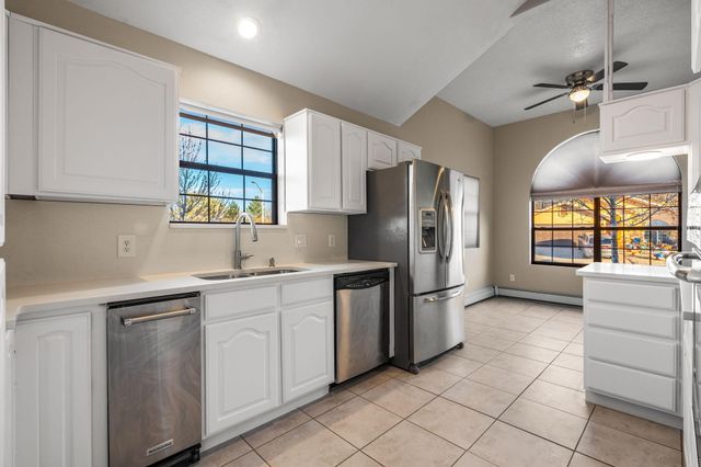 10359 Rio Los Pinos Drive NW, Albuquerque, NM 87114
