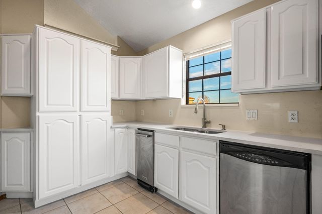 10359 Rio Los Pinos Drive NW, Albuquerque, NM 87114