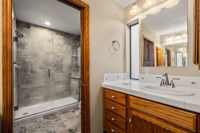10359 Rio Los Pinos Drive NW, Albuquerque, NM 87114