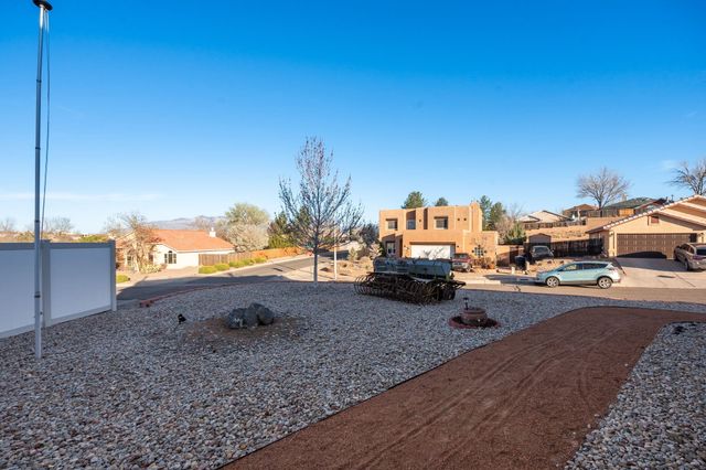 10359 Rio Los Pinos Drive NW, Albuquerque, NM 87114
