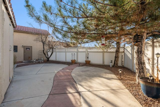 10359 Rio Los Pinos Drive NW, Albuquerque, NM 87114