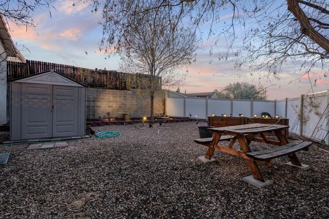 10359 Rio Los Pinos Drive NW, Albuquerque, NM 87114