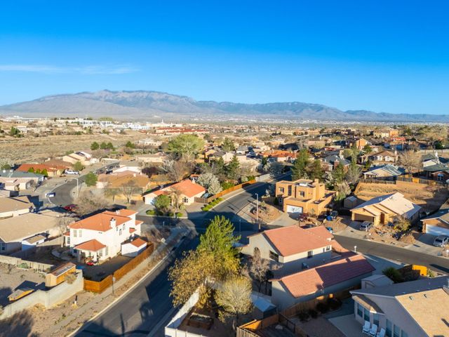 10359 Rio Los Pinos Drive NW, Albuquerque, NM 87114