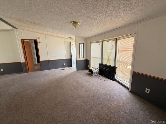 7065 El Paso Boulevard, Romulus, MI 48174