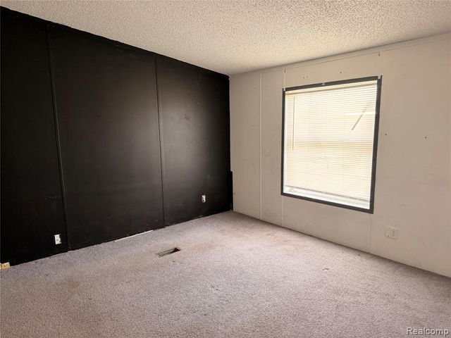 7065 El Paso Boulevard, Romulus, MI 48174