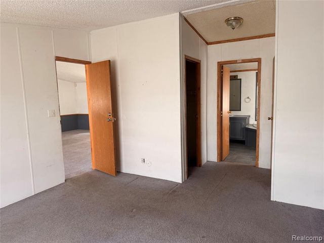 7065 El Paso Boulevard, Romulus, MI 48174