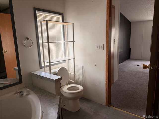 7065 El Paso Boulevard, Romulus, MI 48174