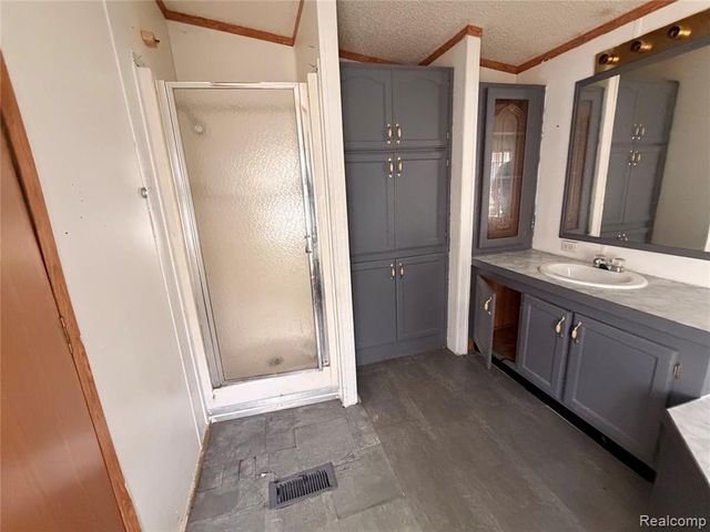 7065 El Paso Boulevard, Romulus, MI 48174