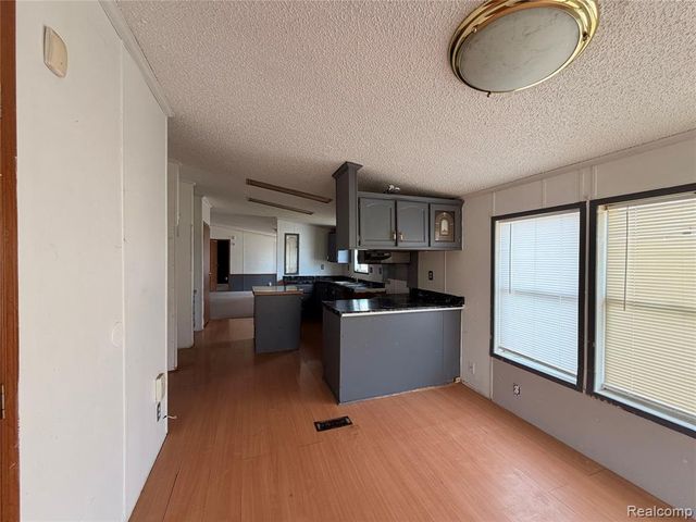 7065 El Paso Boulevard, Romulus, MI 48174