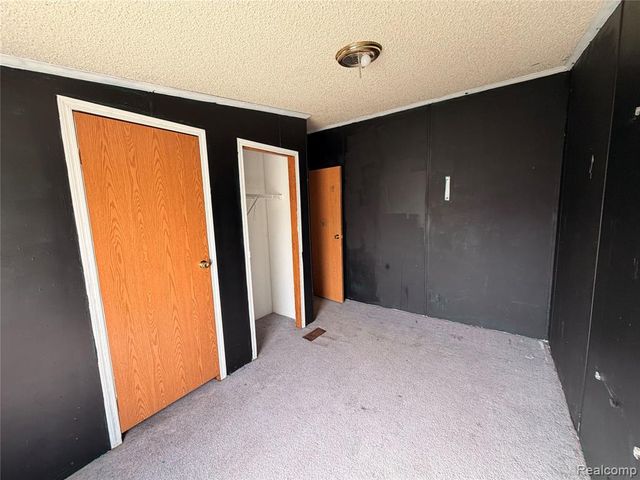 7065 El Paso Boulevard, Romulus, MI 48174