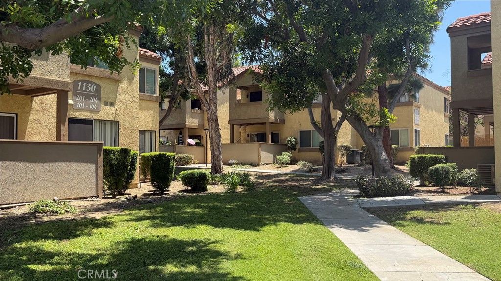 1140 W Blaine Street 101, Riverside, CA 92507