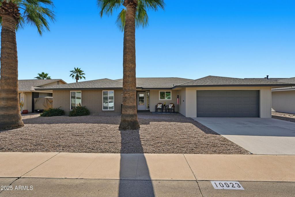 10923 W MEADE Drive, Sun City, AZ 85351 — exterior