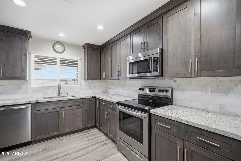10923 W MEADE Drive, Sun City, AZ 85351 — photo 4